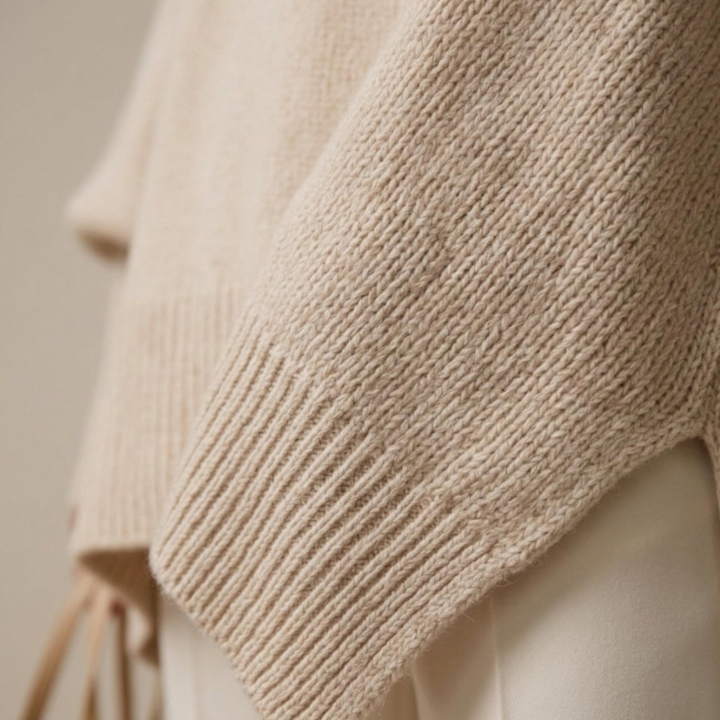 Women's Oversized Knit Sweater With Round Neck-Jivoca
